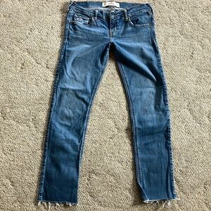 Hollister Jeans
Social Stretch